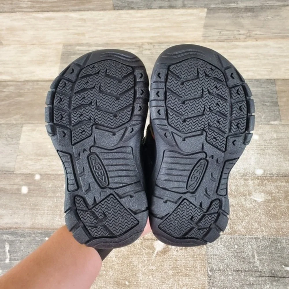 Keen Newport Childrens Sandals Sz 8 Black Original‎ Tie Dye Sandal